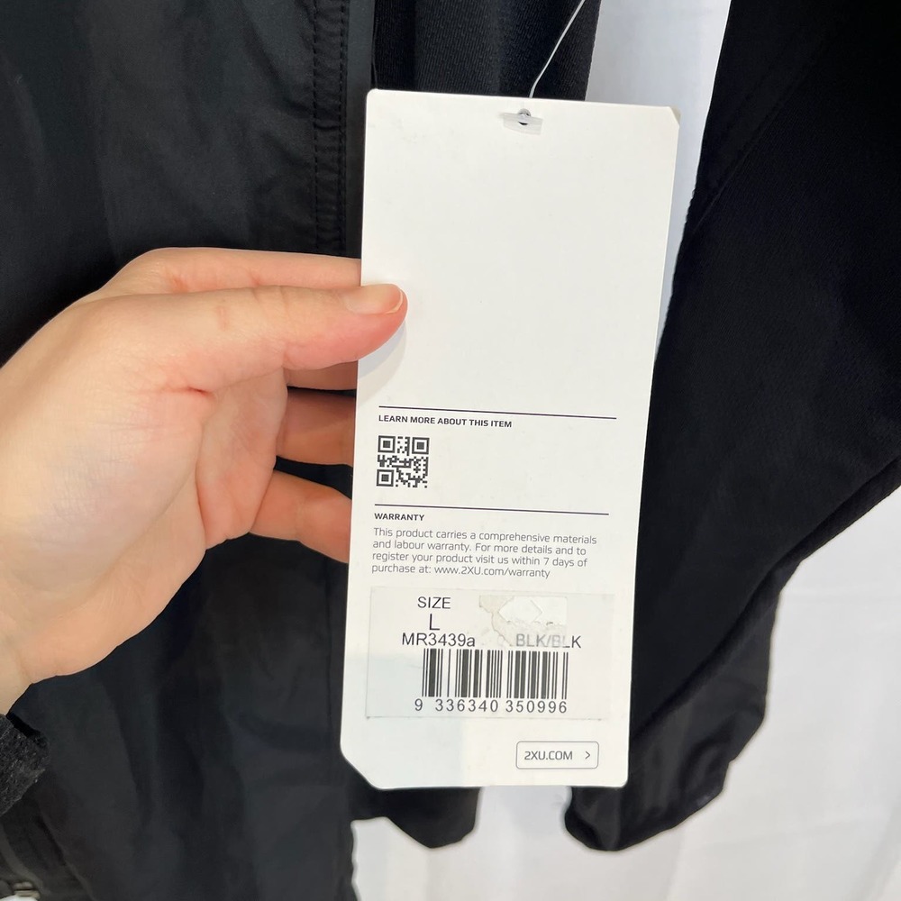 2XU Black Performance Zip-Up Jacket - Picture 4 of 12
